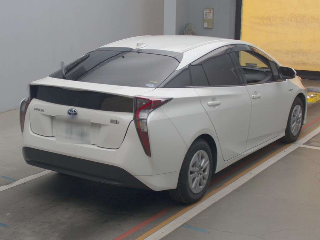 2018 Toyota Prius ZVW50[1]