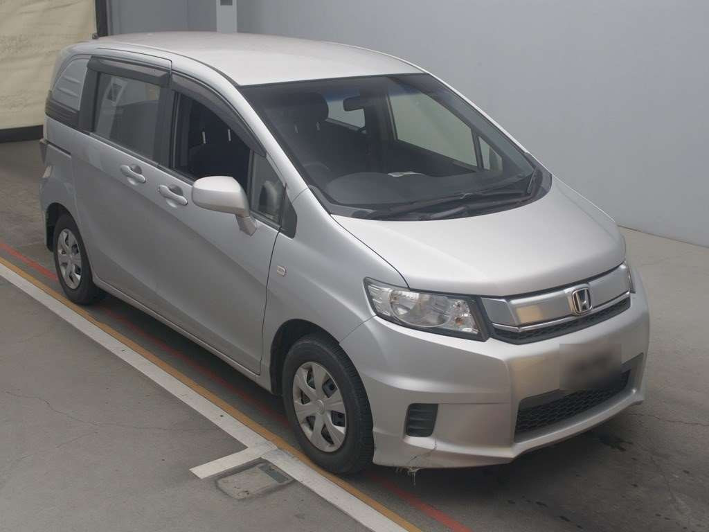 2015 Honda Freed Spike GB3[2]