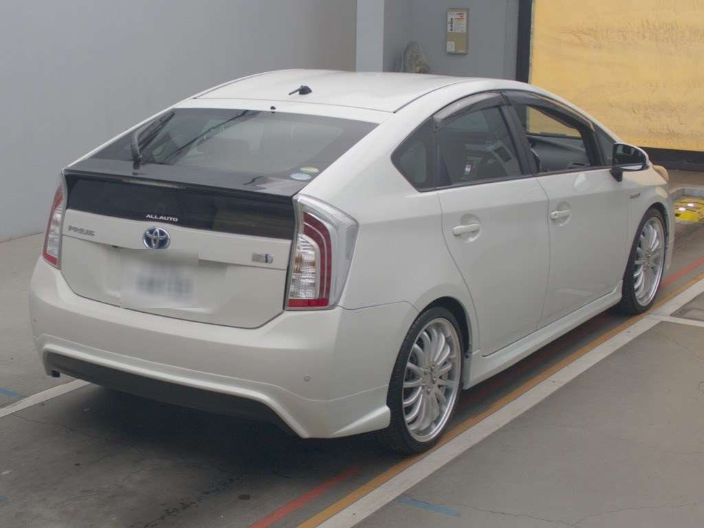 2012 Toyota Prius ZVW30[1]