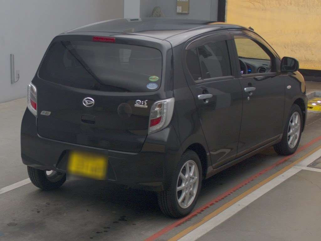 2014 Daihatsu Mira es LA300S[1]