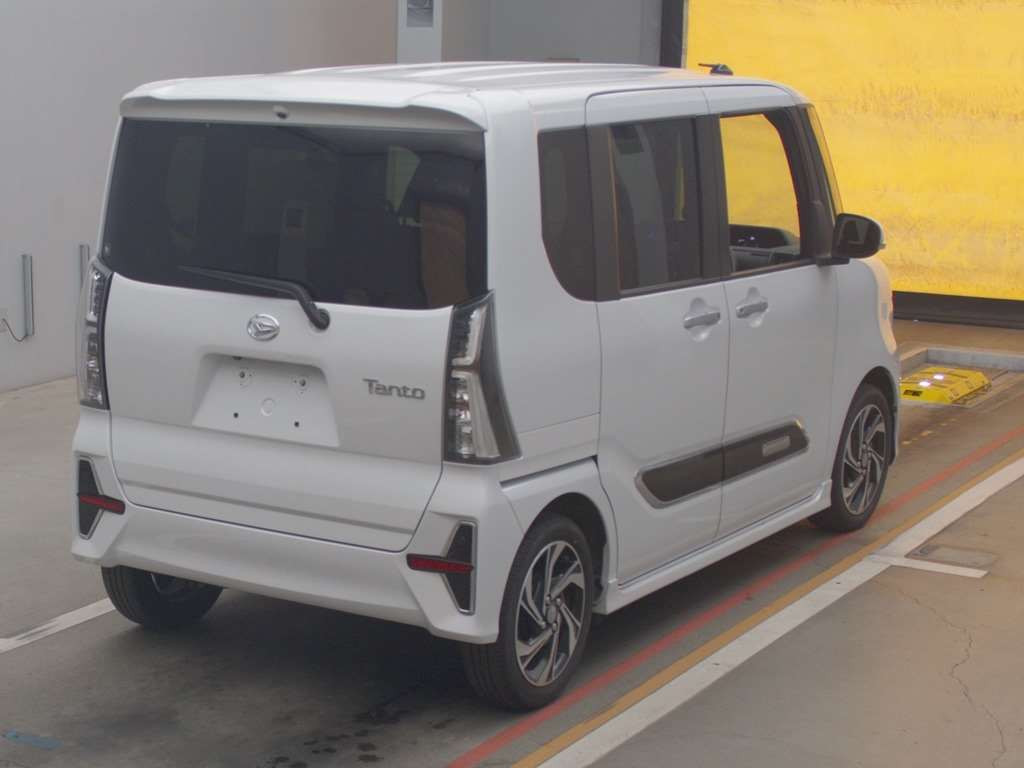 2021 Daihatsu Tanto Custom LA650S[1]