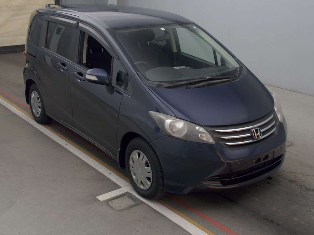 2010 Honda Freed GB3[2]