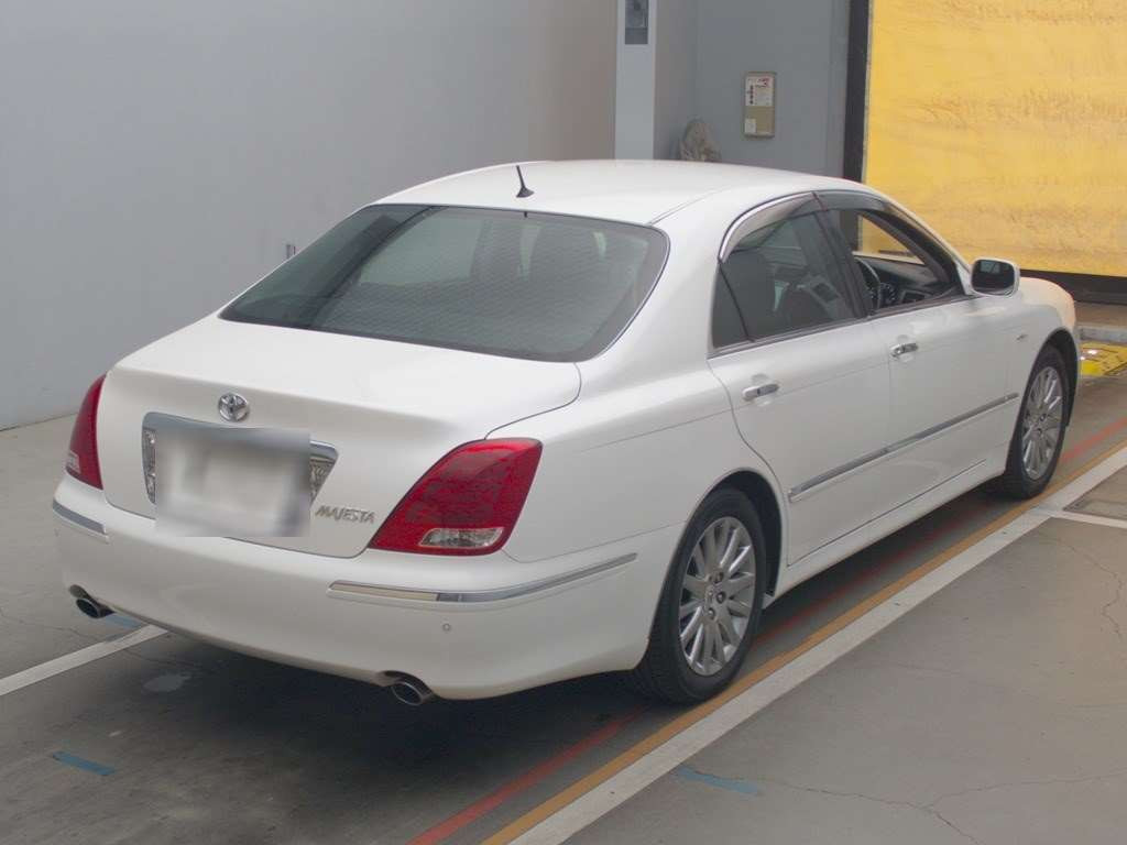 2004 Toyota Crown Majesta UZS186[1]