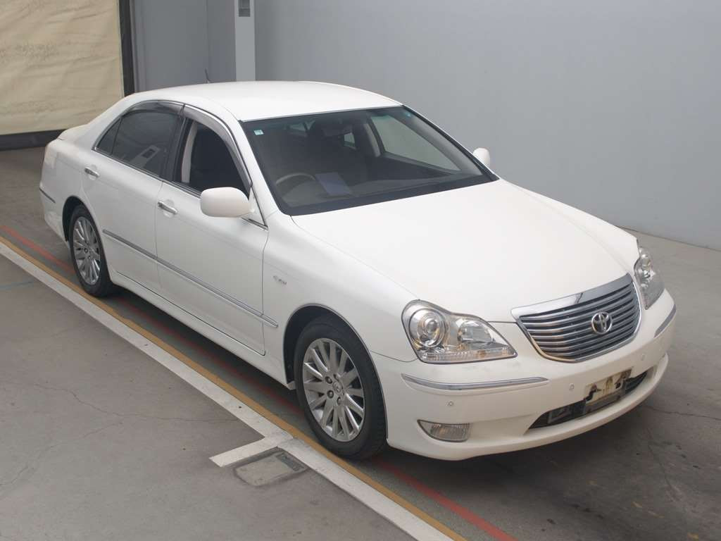 2004 Toyota Crown Majesta UZS186[2]