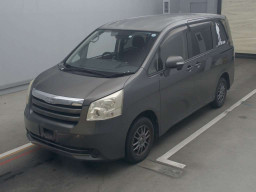 2009 Toyota Noah