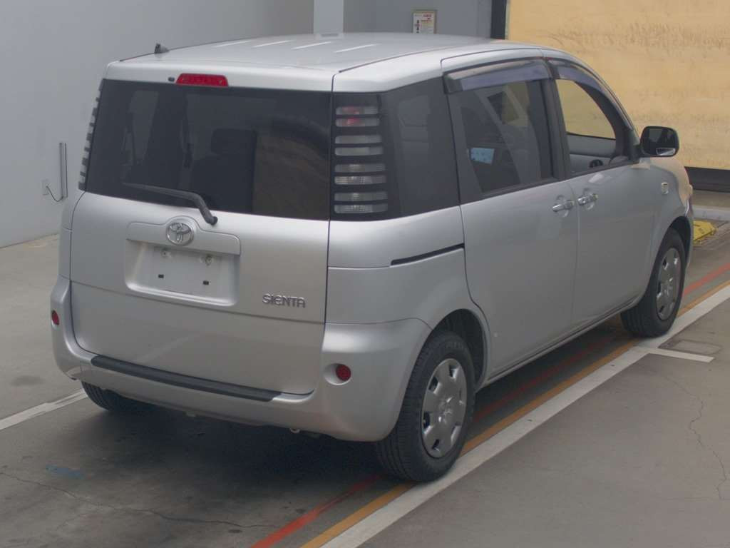 2005 Toyota Sienta NCP81G[1]