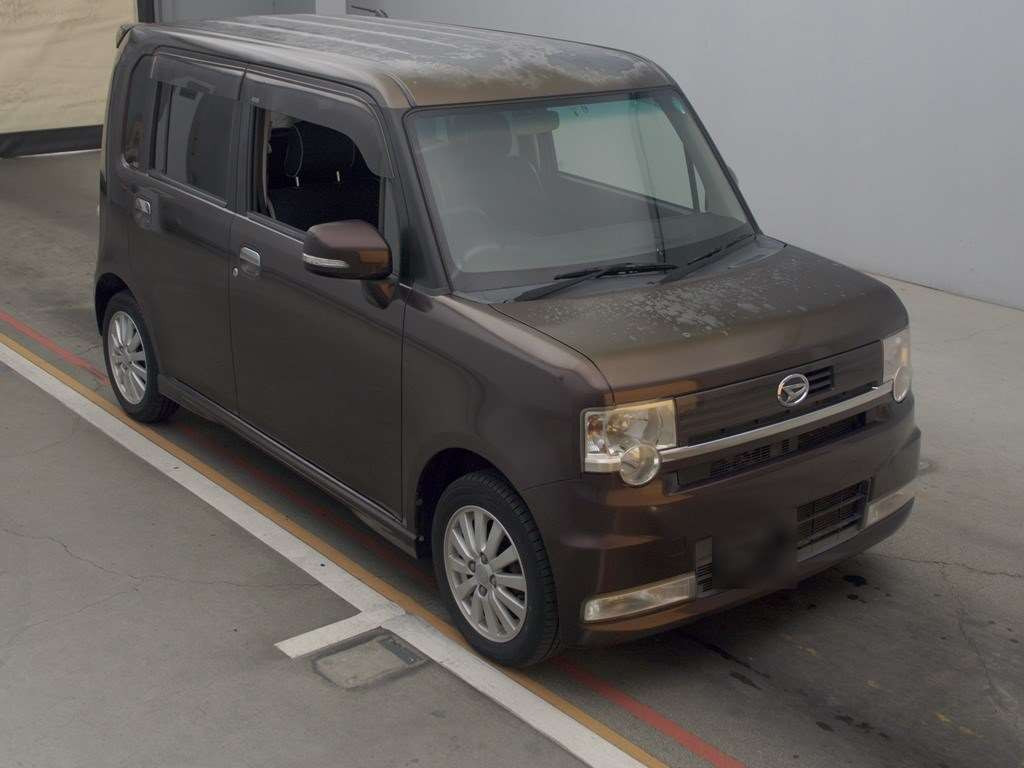 2010 Daihatsu Move Conte L575S[2]