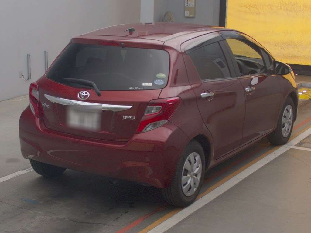 2014 Toyota Vitz NSP130[1]