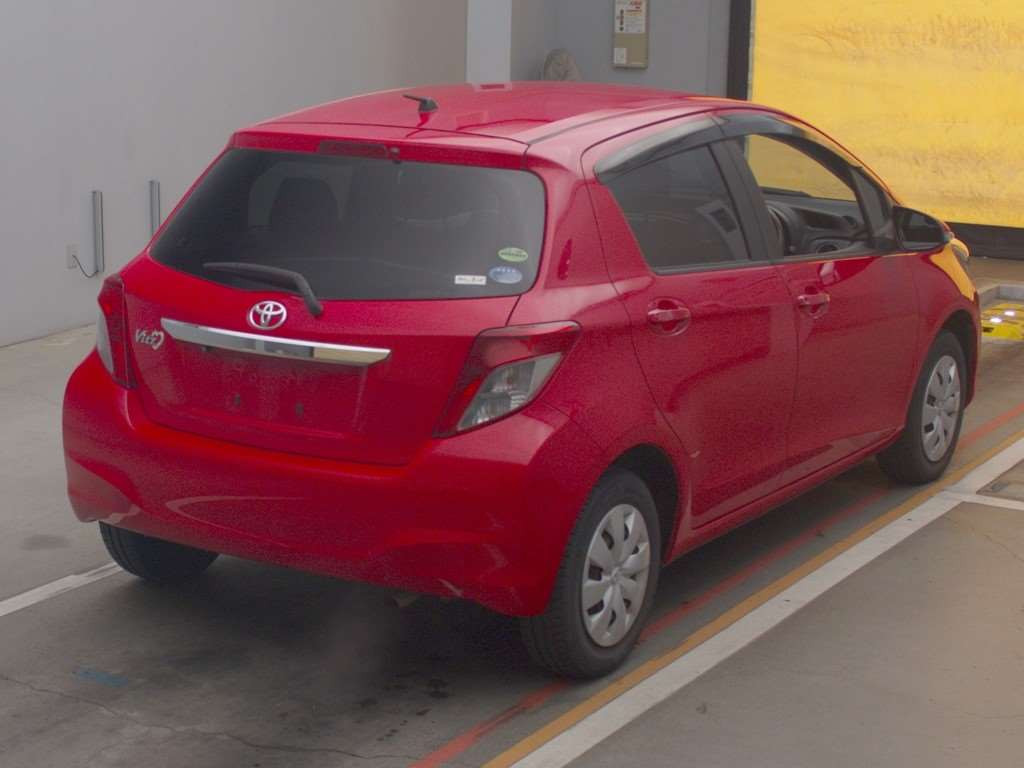 2014 Toyota Vitz NSP130[1]