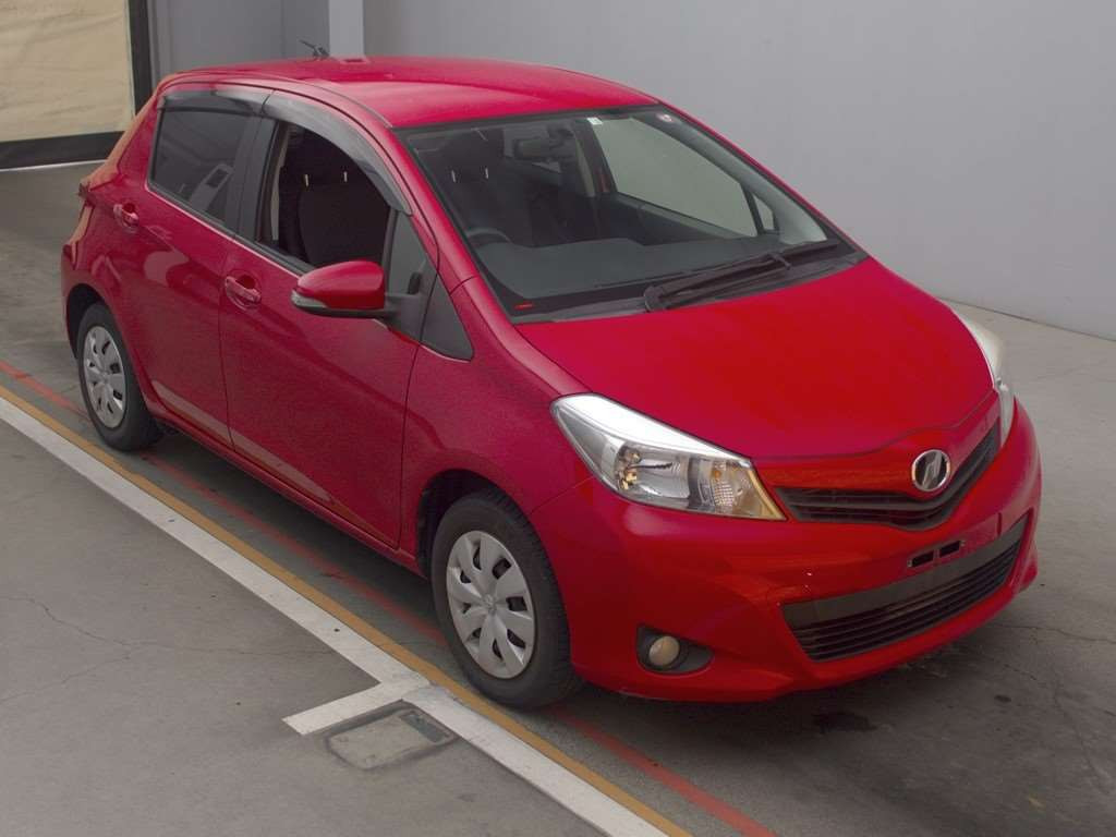 2014 Toyota Vitz NSP130[2]