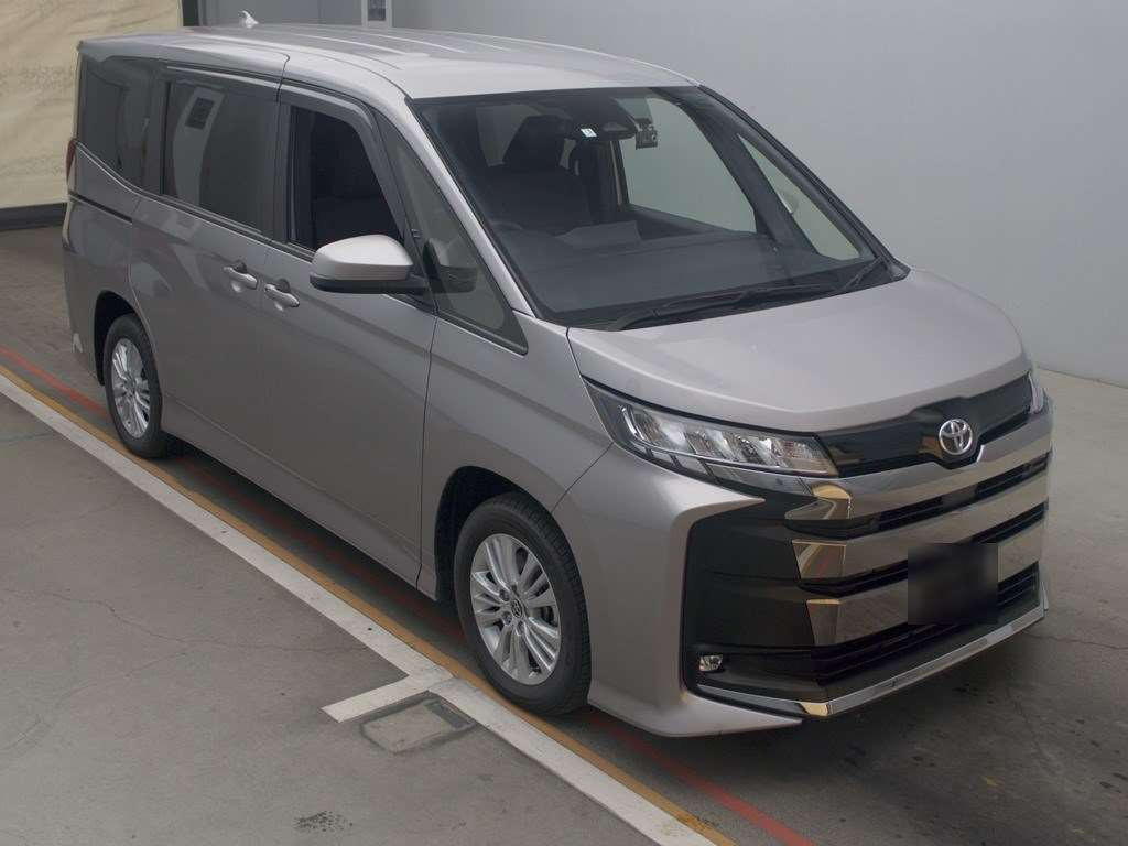 2023 Toyota Noah MZRA92W[2]