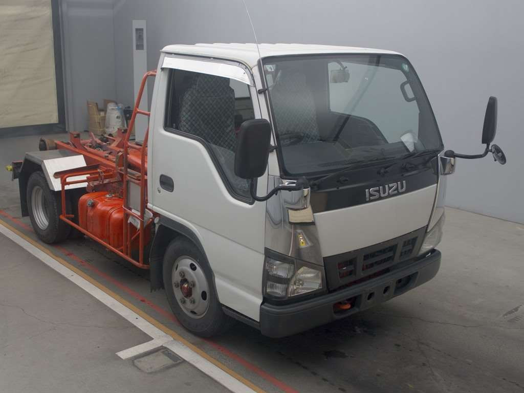 2006 Isuzu Elf Truck NKR81A[2]