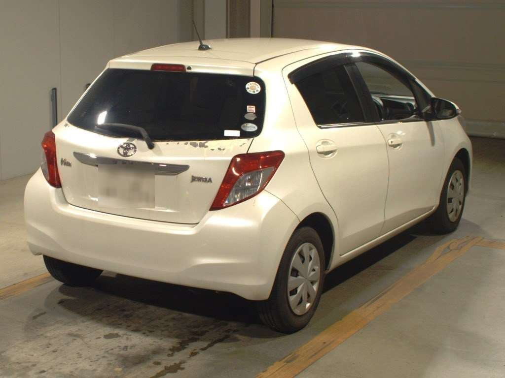 2012 Toyota Vitz NSP130[1]