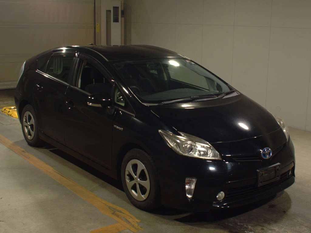 2014 Toyota Prius ZVW30[2]