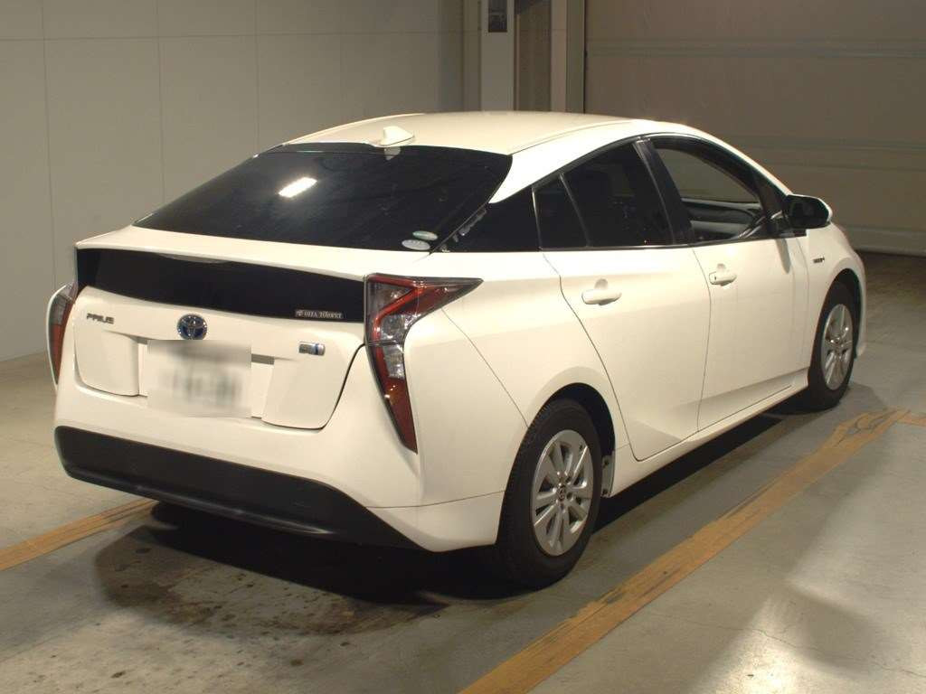 2017 Toyota Prius ZVW51[1]