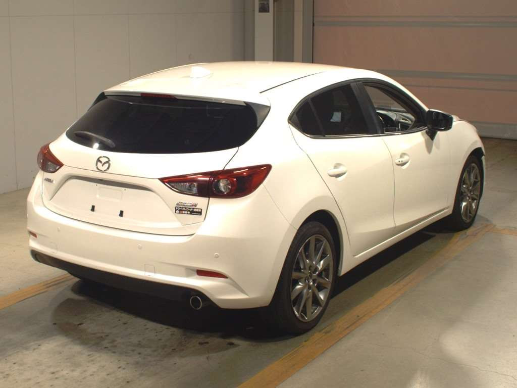 2017 Mazda Axela Sport BMLFS[1]