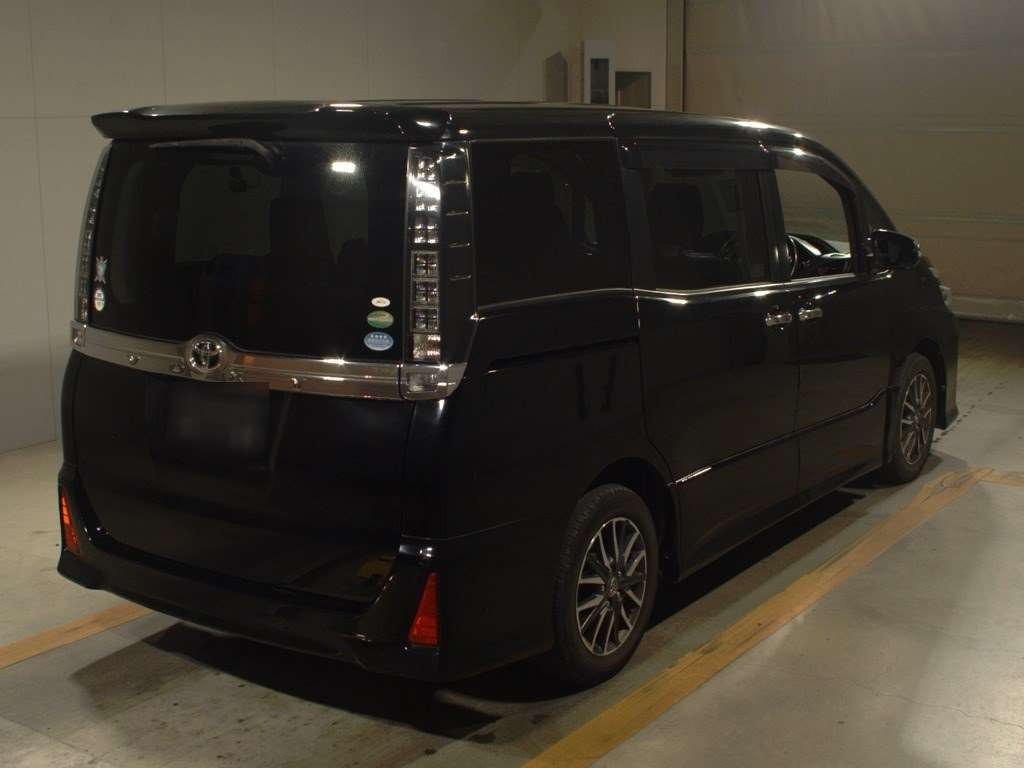 2015 Toyota Voxy ZRR80W[1]