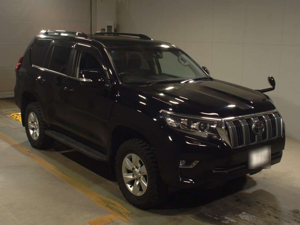 2018 Toyota Land Cruiser Prado TRJ150W[2]