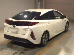 2018 Toyota Prius PHV