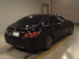 2019 Toyota Crown Hybrid