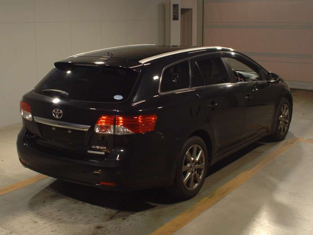 2014 Toyota Avensis Wagon ZRT272W[1]