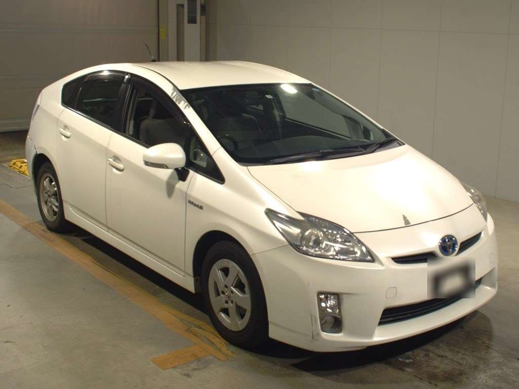 2011 Toyota Prius ZVW30[2]