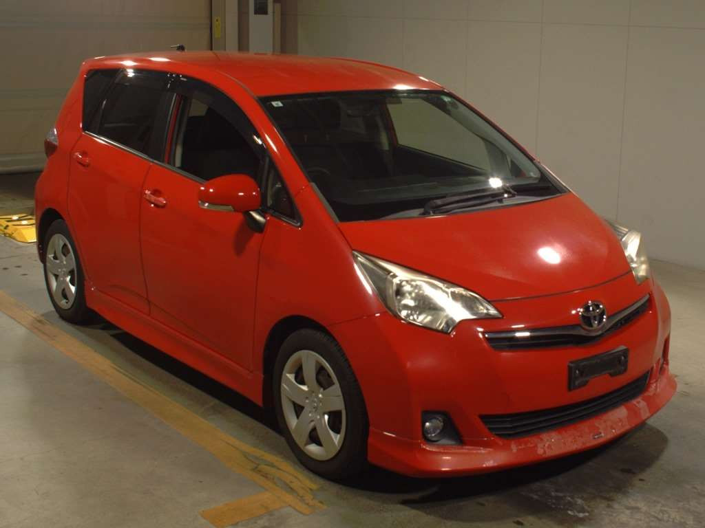 2013 Toyota Ractis NCP120[2]