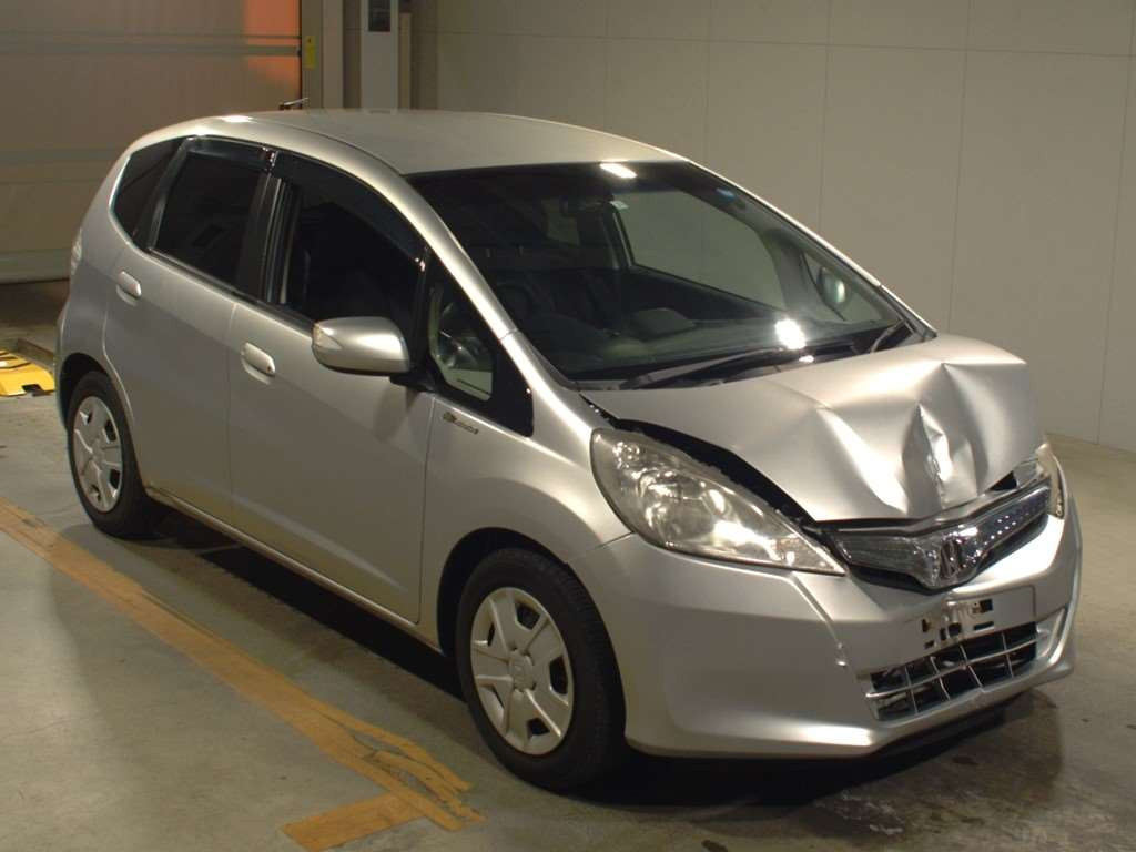 2011 Honda Fit Hybrid GP1[2]