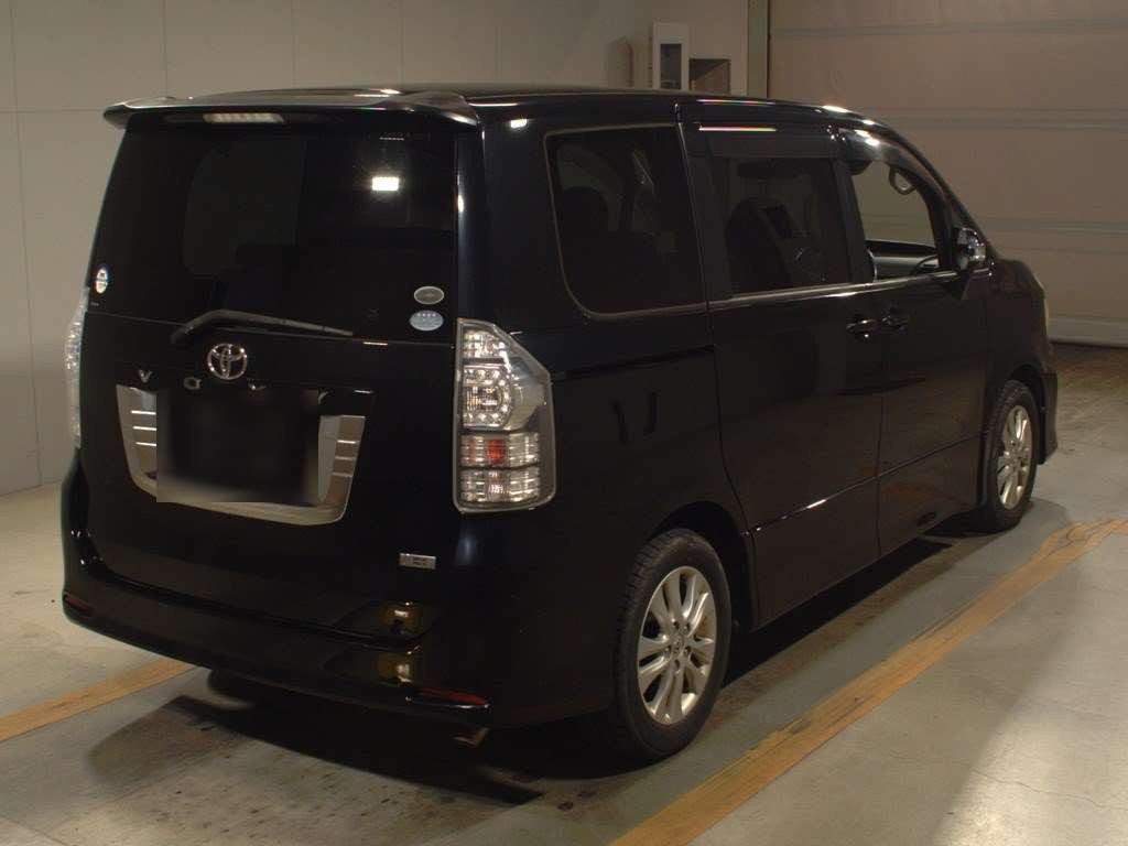 2010 Toyota Voxy ZRR70W[1]