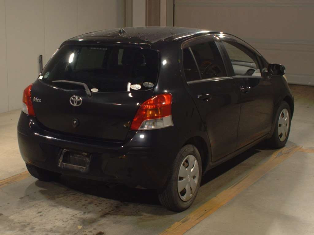 2007 Toyota Vitz SCP90[1]