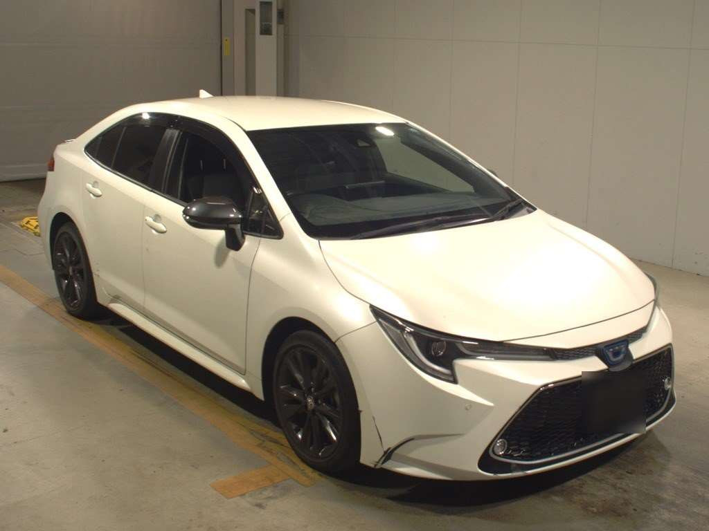 2019 Toyota Corolla Sedan ZWE211[2]