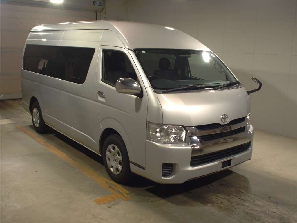 2018 Toyota Hiace Wagon TRH224W[2]