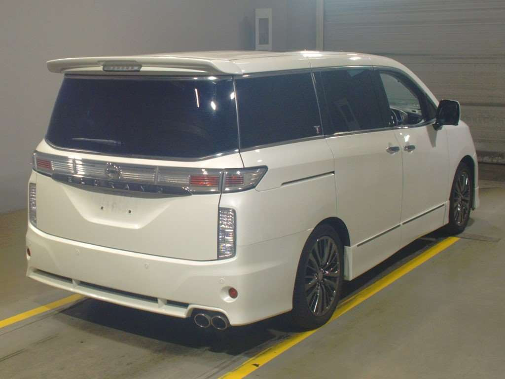 2016 Nissan Elgrand PE52[1]