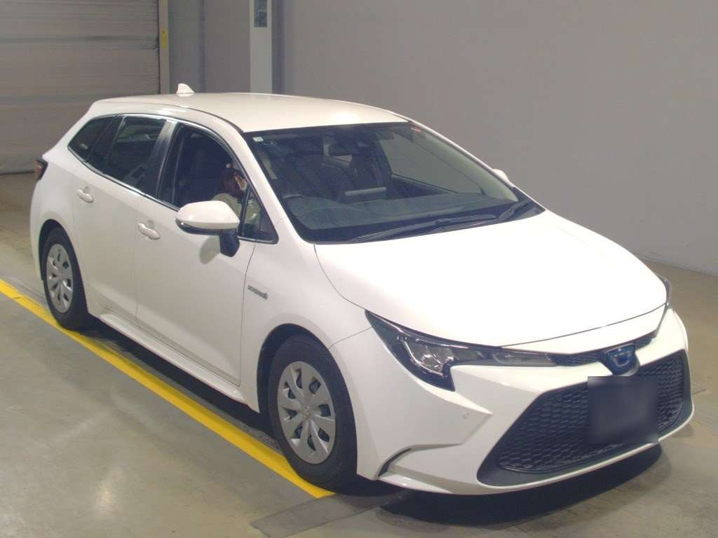 2019 Toyota Corolla Touring Wagon ZWE211W[2]