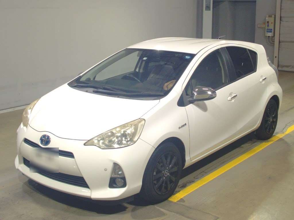 2013 Toyota Aqua NHP10[0]