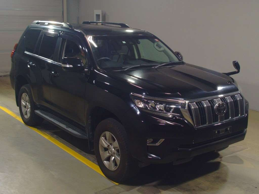 2017 Toyota Land Cruiser Prado TRJ150W[2]