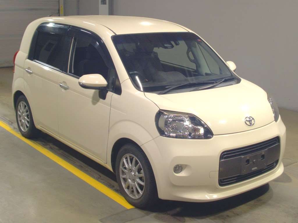 2016 Toyota Porte NSP141[2]