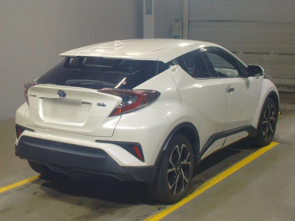 2018 Toyota C-HR ZYX10[1]