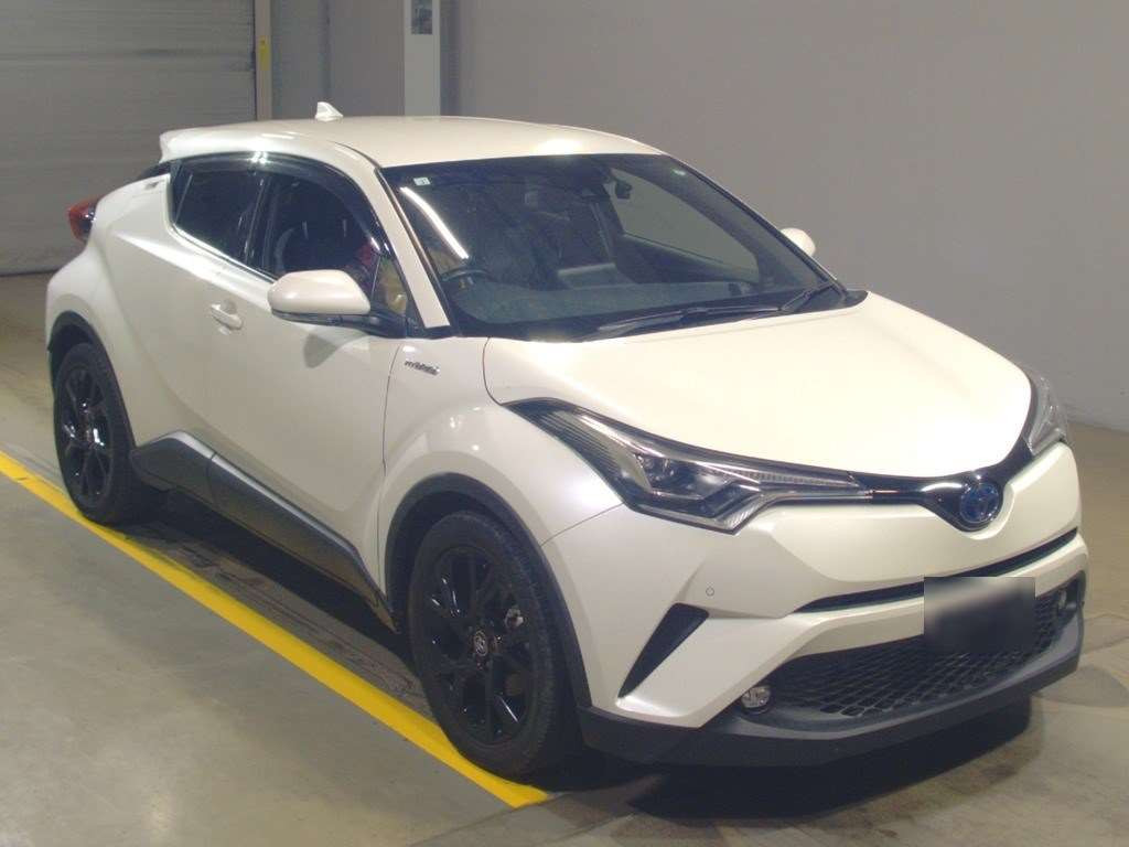 2019 Toyota C-HR ZYX10[2]