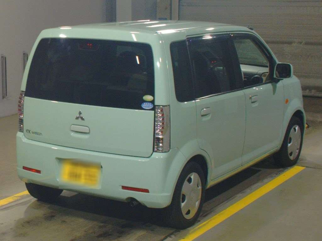 2010 Mitsubishi eK Wagon H82W[1]