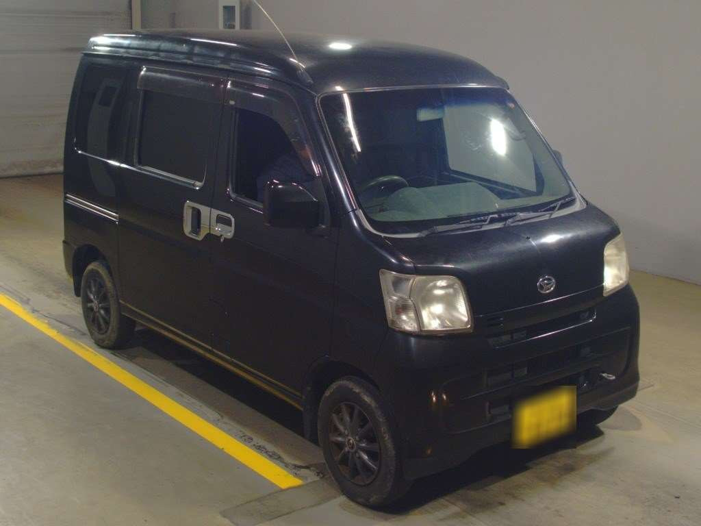 2013 Daihatsu Hijet Cargo S331V[2]