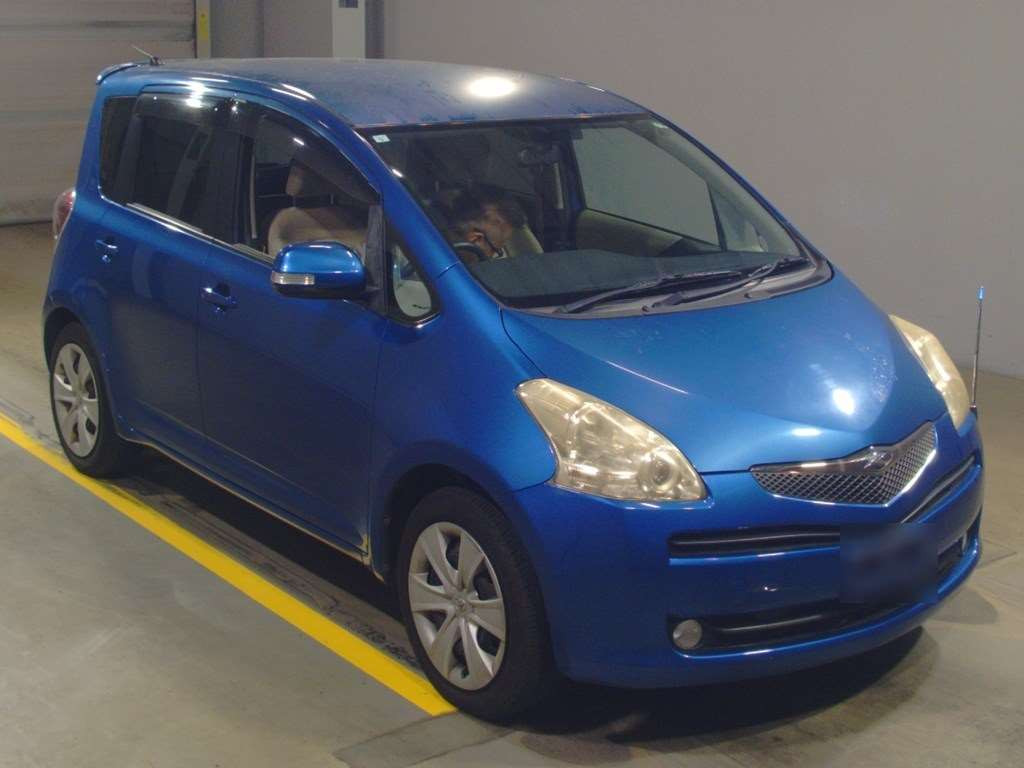 2010 Toyota Ractis SCP100[2]