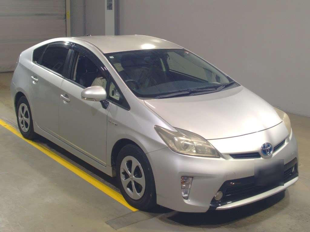 2012 Toyota Prius ZVW30[2]