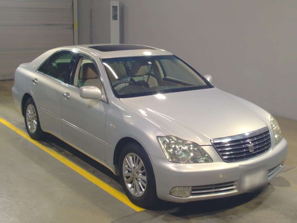 2004 Toyota Crown GRS182[2]