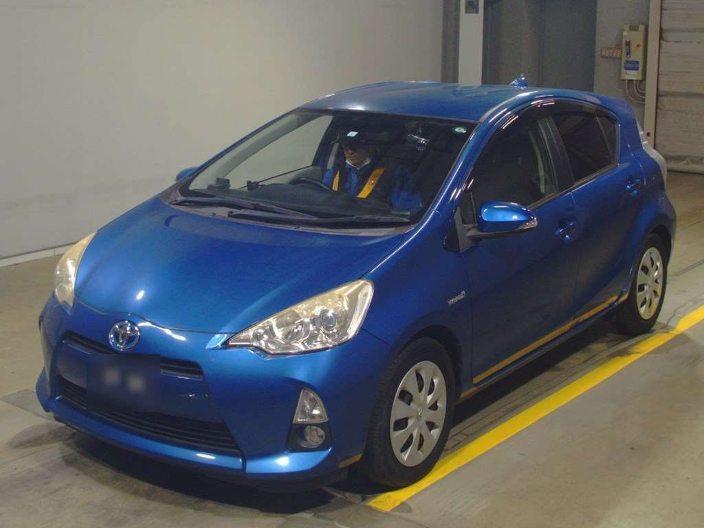 2013 Toyota Aqua NHP10[0]