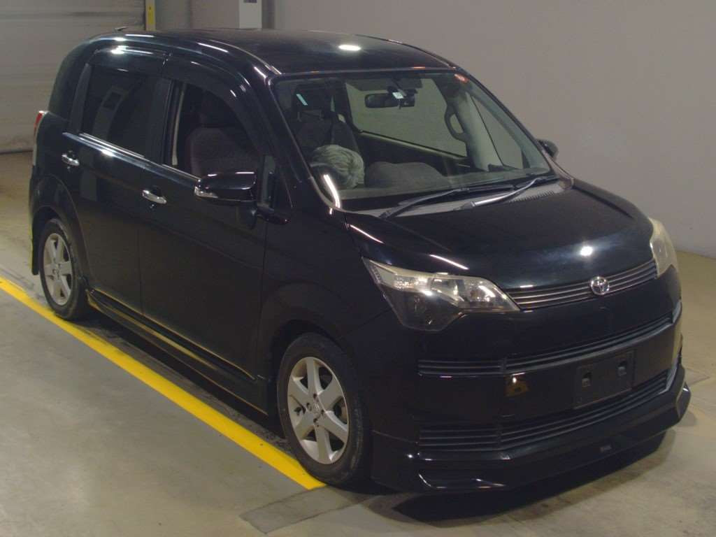 2013 Toyota Spade NCP141[2]