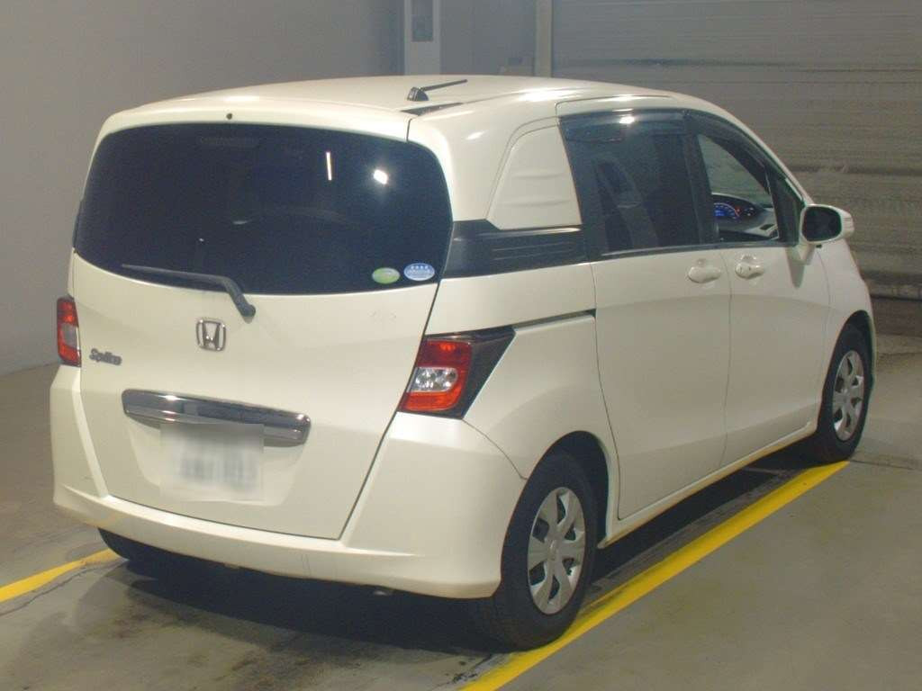 2012 Honda Freed Spike GB3[1]