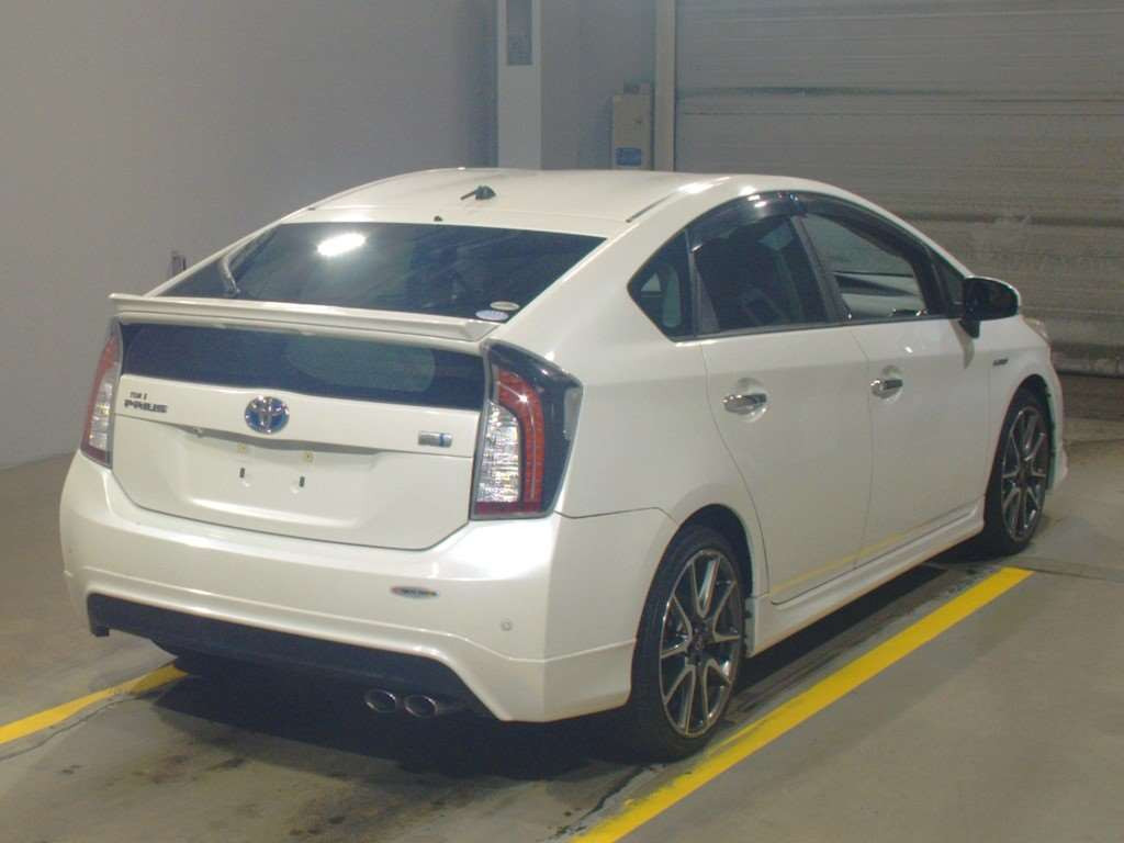 2012 Toyota Prius ZVW30[1]