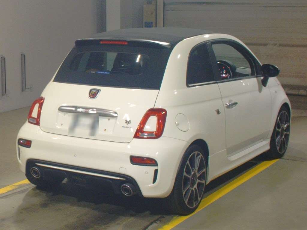 2022 Abarth Abarth 595C 31214T[1]