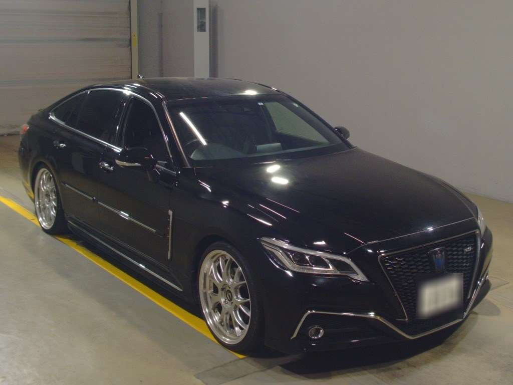 2020 Toyota Crown Hybrid AZSH20[2]